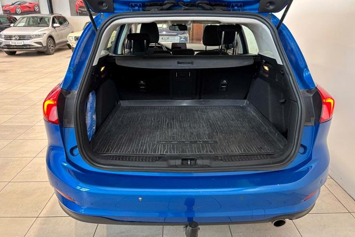 Blå Ford Focus fra 2019