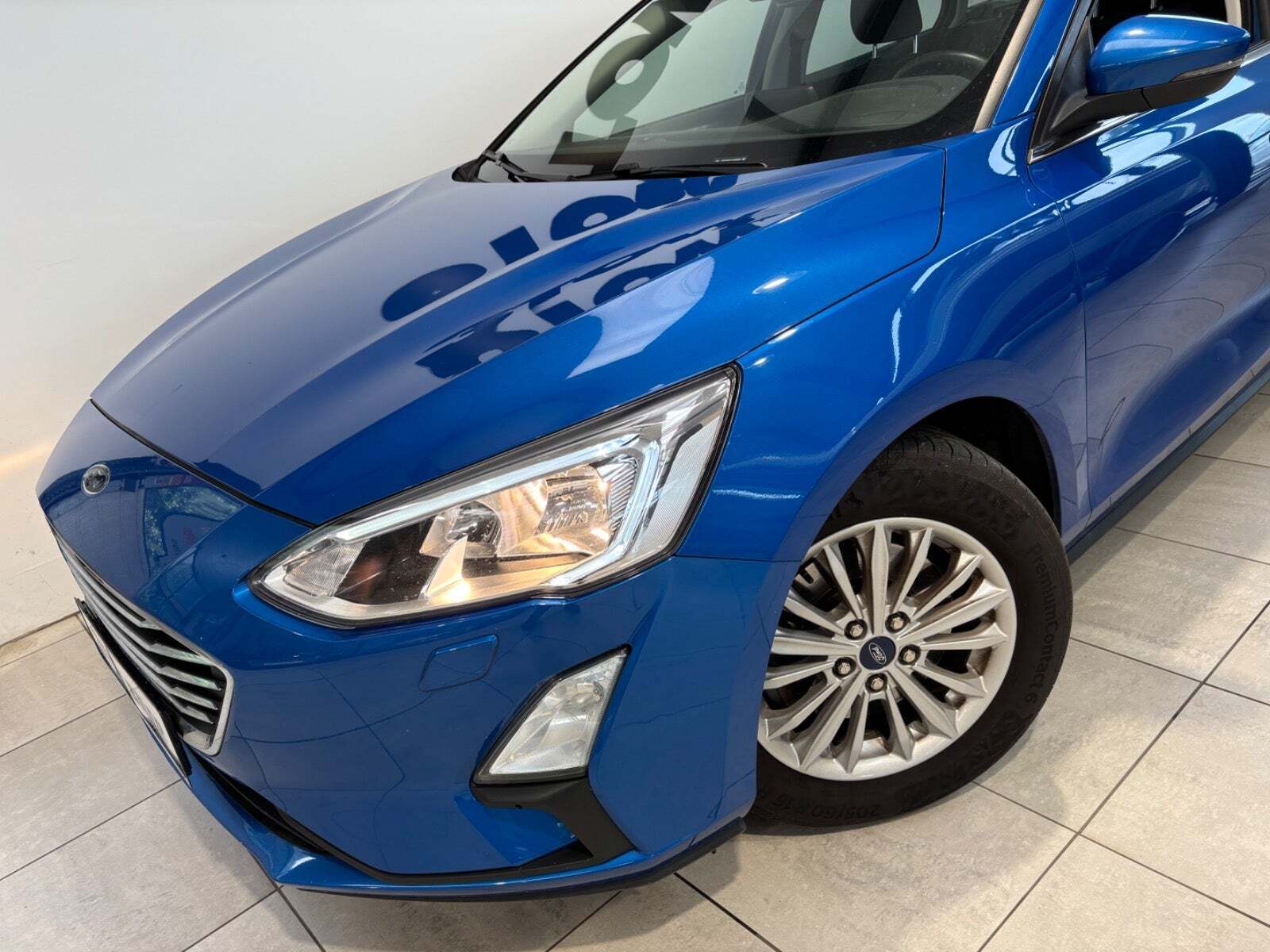 Blå Ford Focus fra 2019