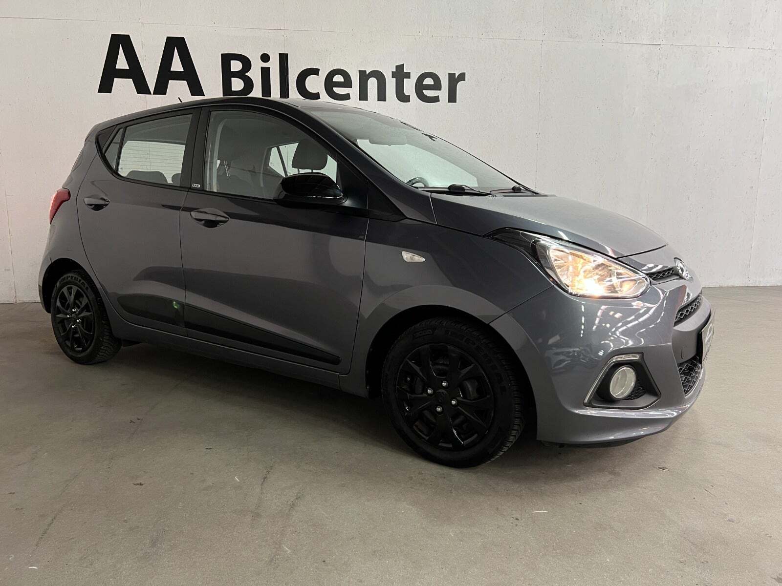 Hyundai i10 1,0 Black Line