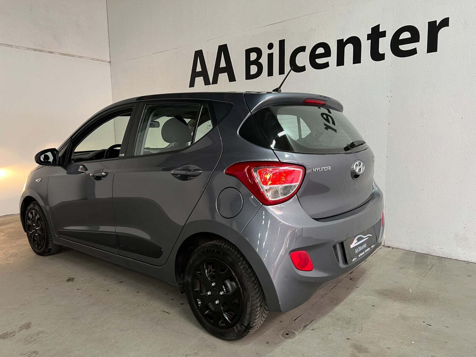 Hyundai i10 1,0 Black Line