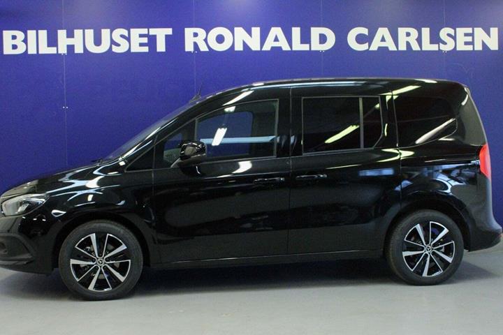 Sort Mercedes EQT200 fra 2024