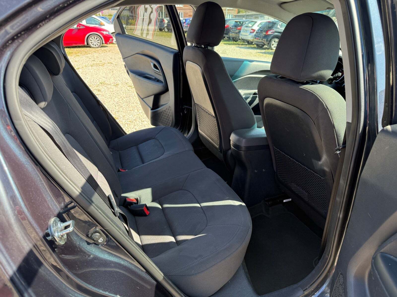 Grå Kia Rio fra 2016