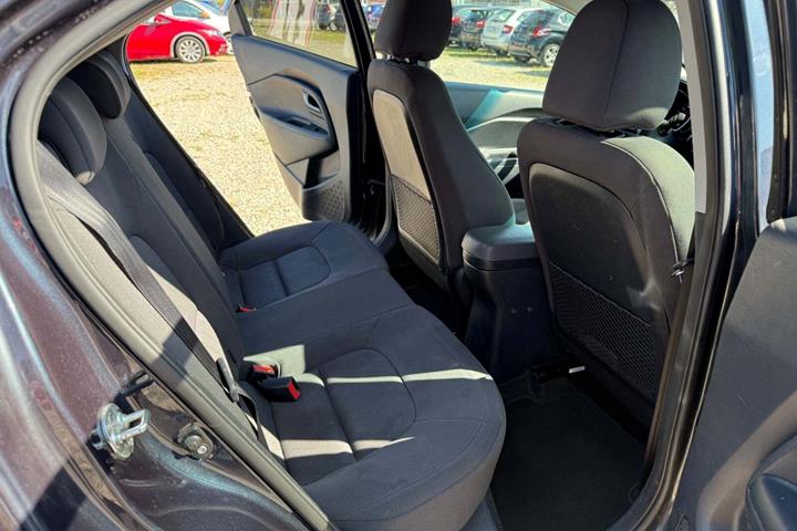 Grå Kia Rio fra 2016