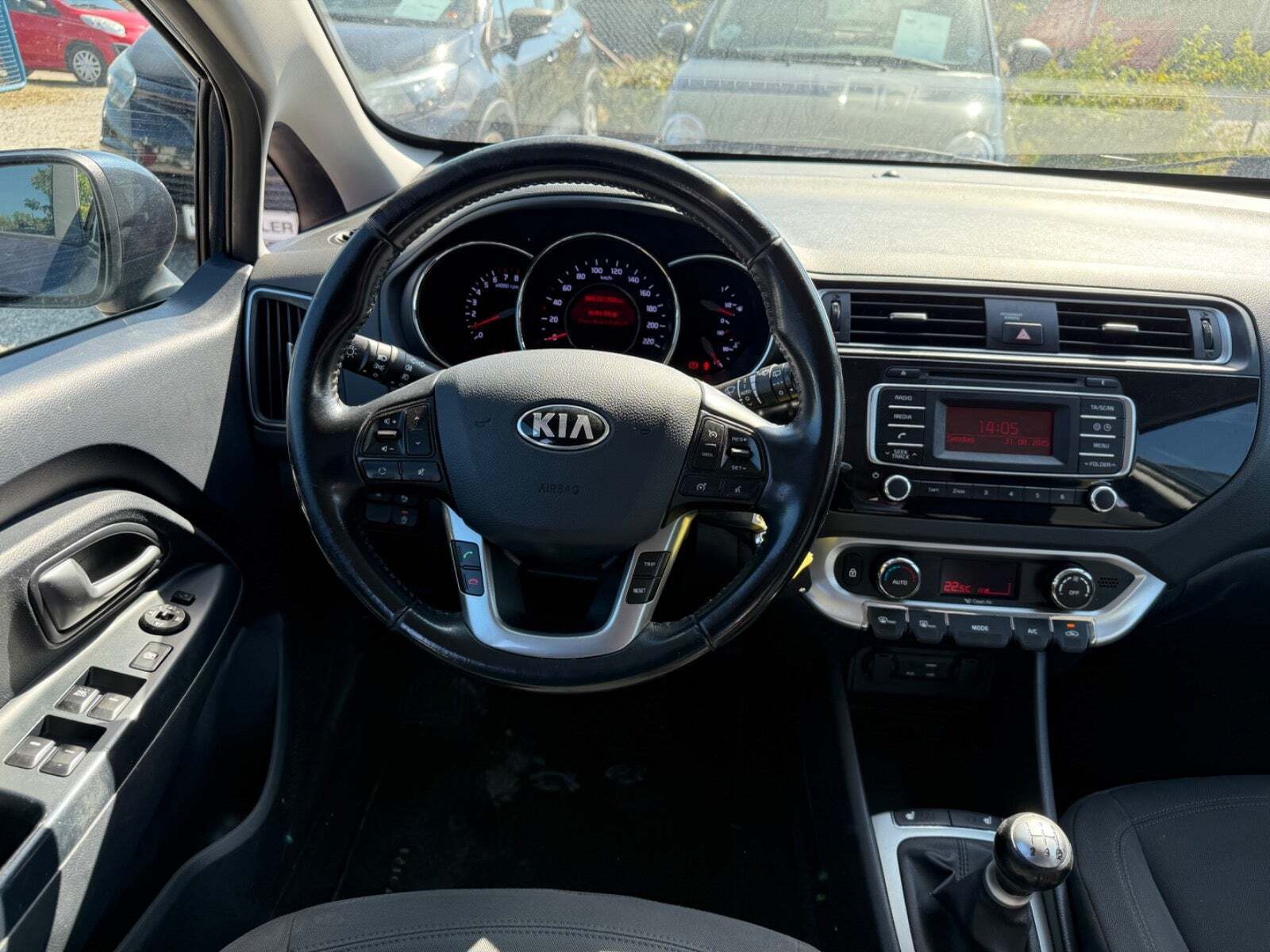 Grå Kia Rio fra 2016