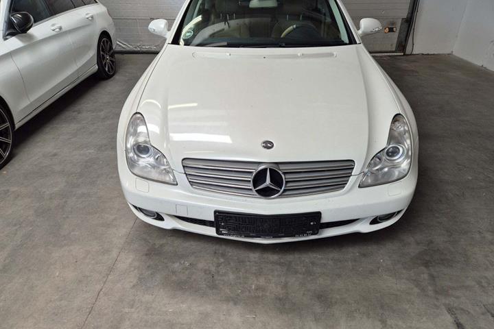 undefined Mercedes CLS320 fra 2008 set udefra