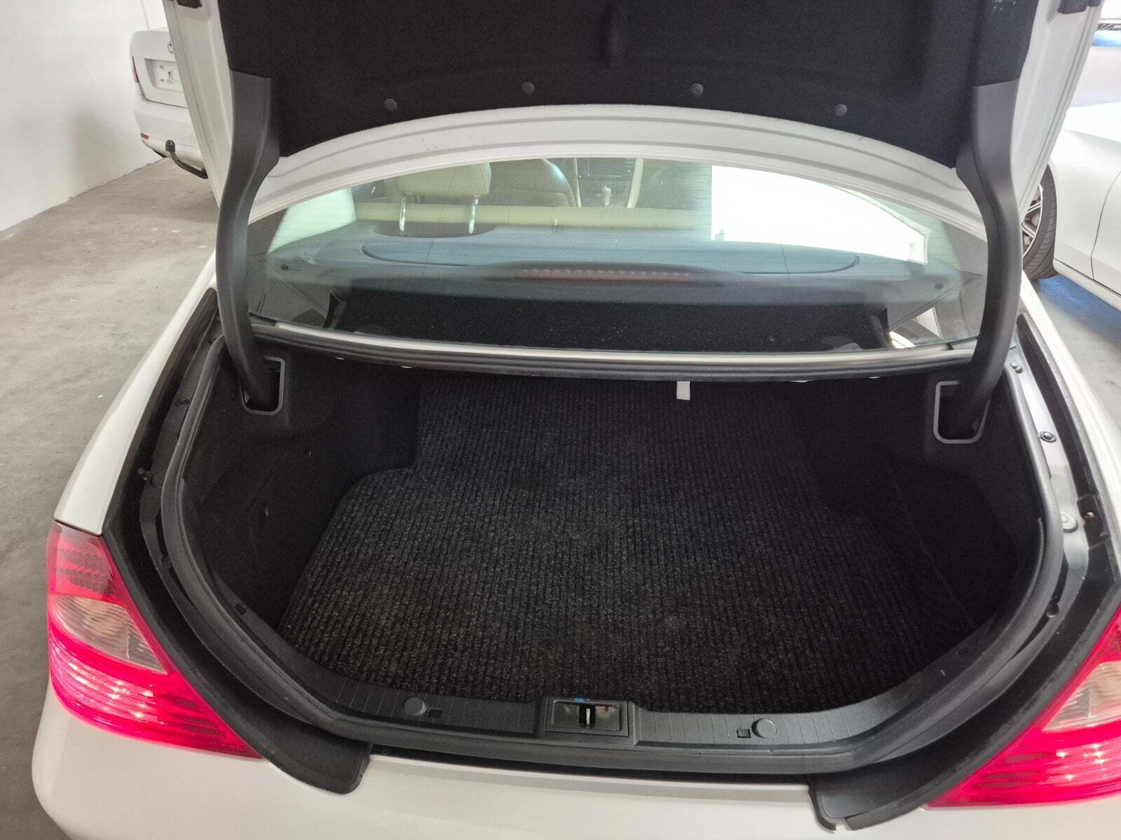 undefined Mercedes CLS320 fra 2008 set udefra