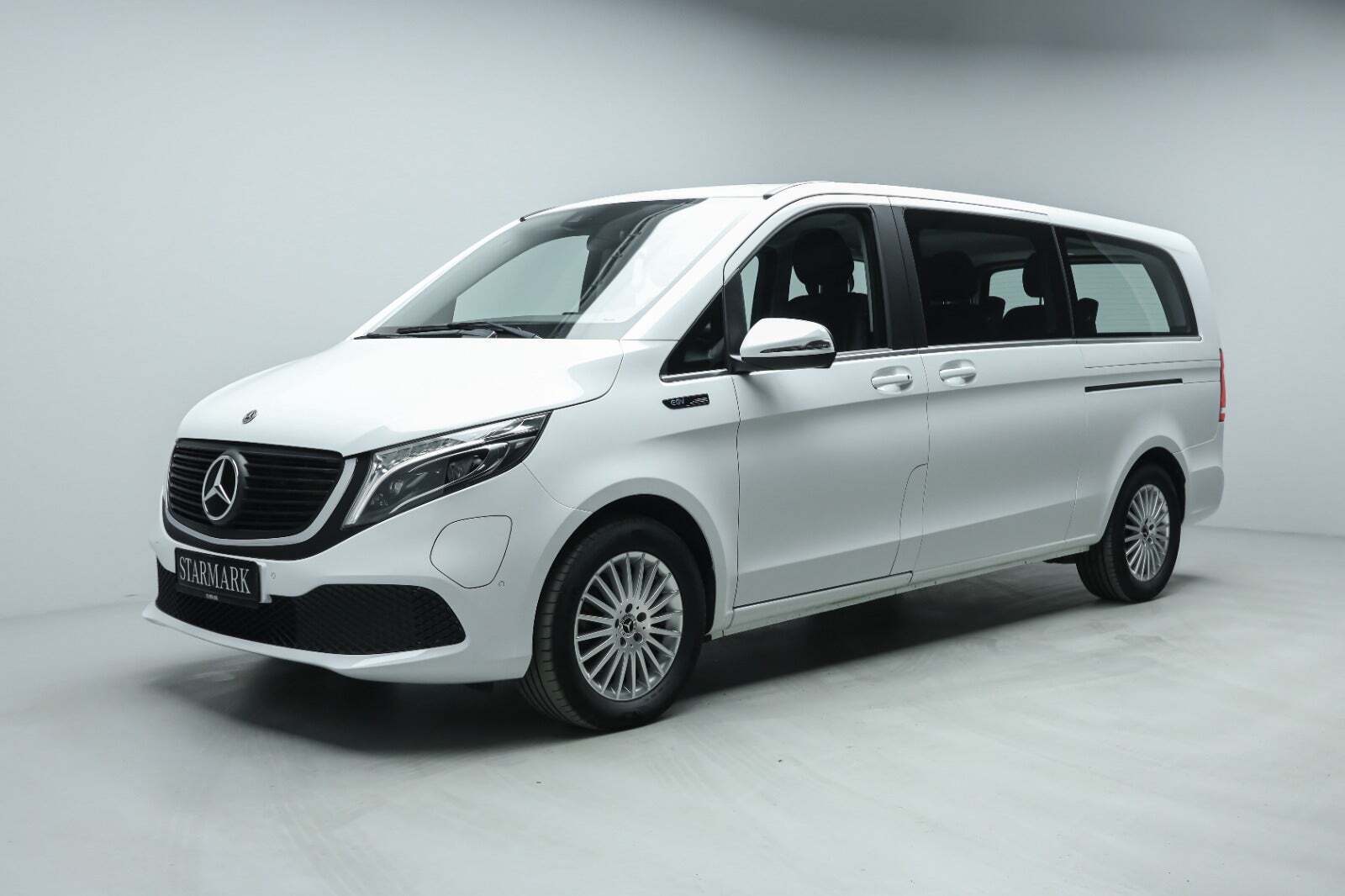 Hvid Mercedes EQV300 fra 2021
