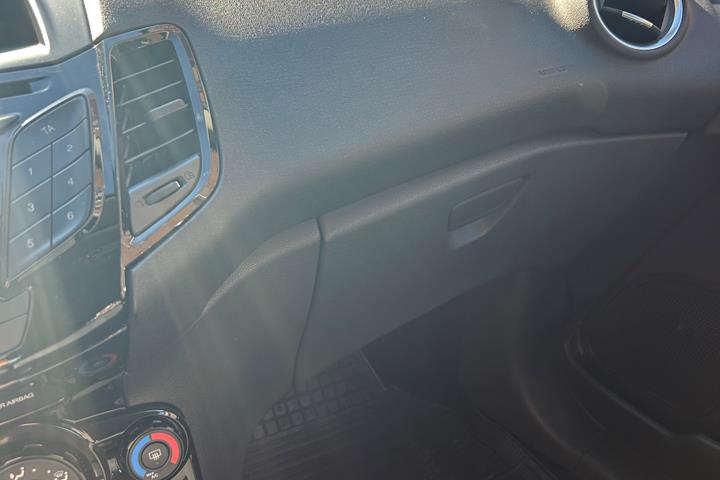 Hvid Ford Fiesta fra 2013