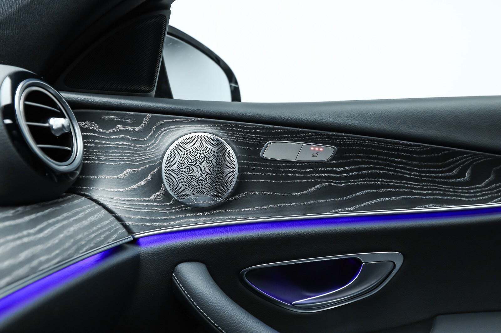 Grå Mercedes E300 de fra 2020