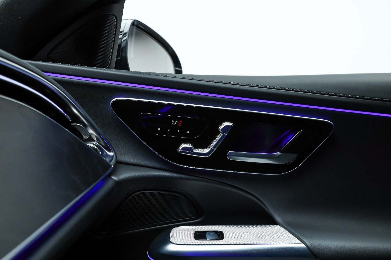 Sort Mercedes E300 e fra 2024