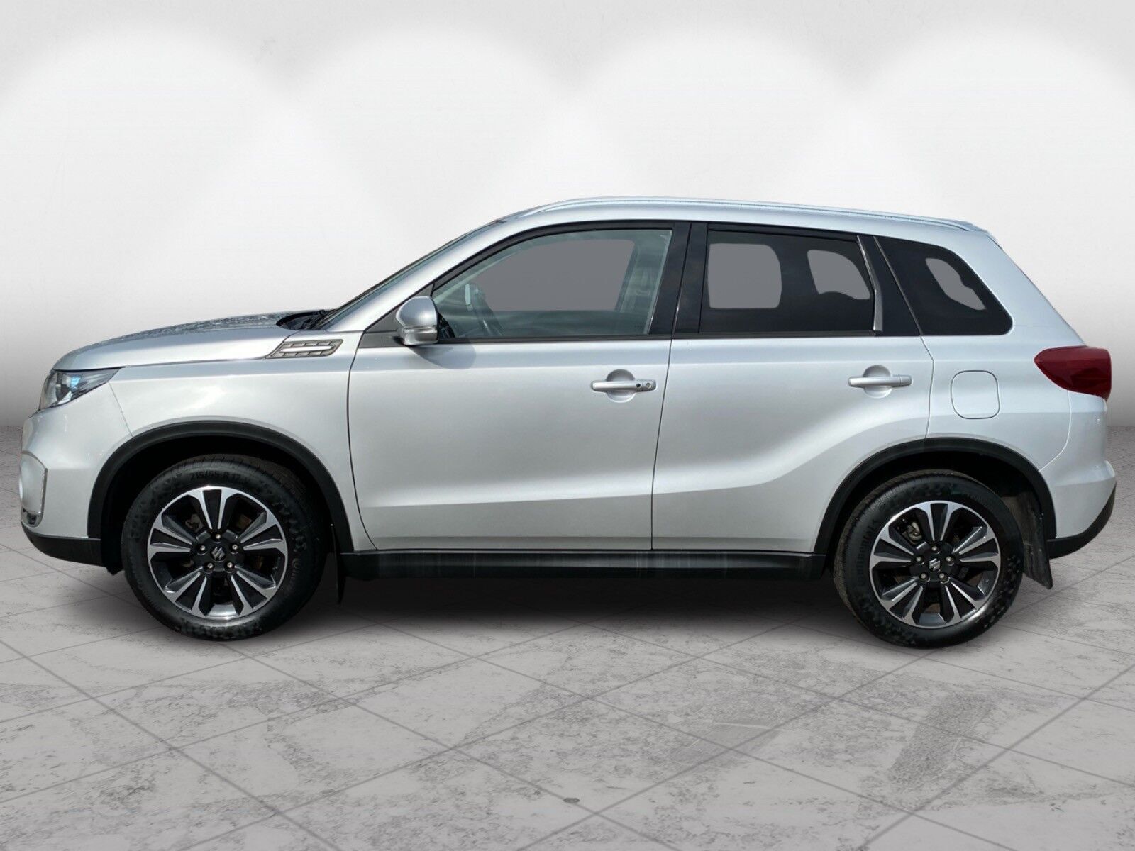 Sølv Suzuki Vitara fra 2019