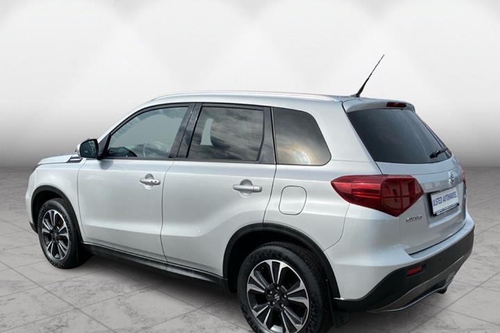 Sølv Suzuki Vitara fra 2019
