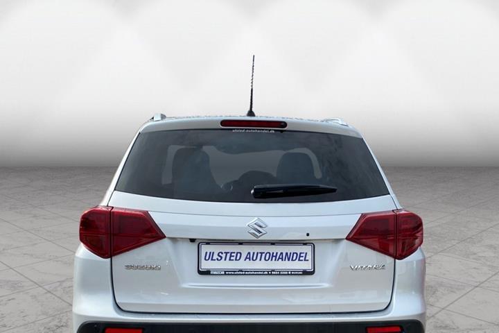 Sølv Suzuki Vitara fra 2019