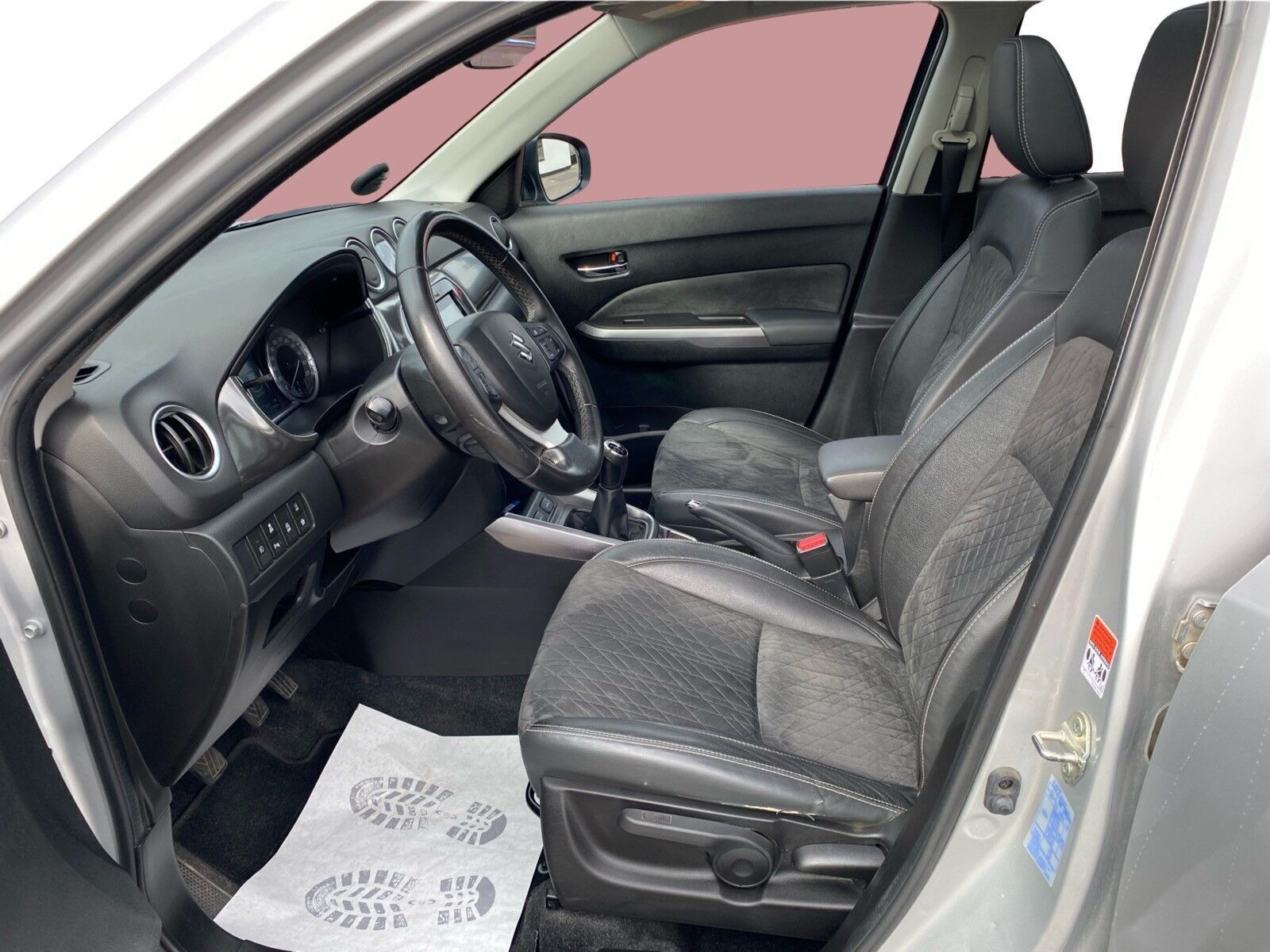 Sølv Suzuki Vitara fra 2019