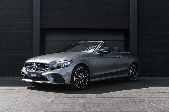 Grå Mercedes C400 fra 2019