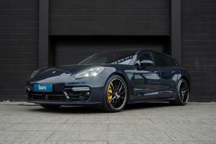 Blå Porsche Panamera GTS fra 2019