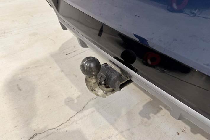 Blå BMW iX3 fra 2024