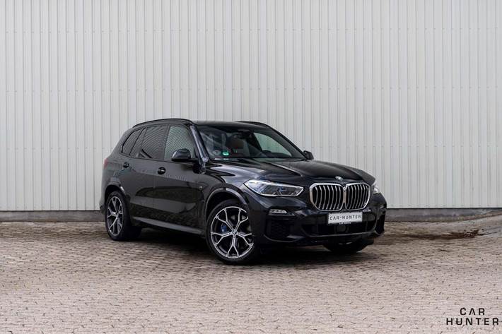 Sort BMW X5 fra 2021 set udefra