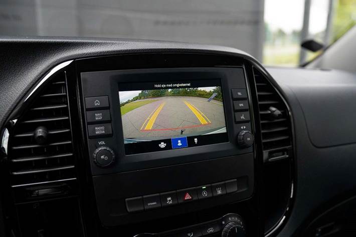 Hvid Mercedes Vito 114 fra 2022