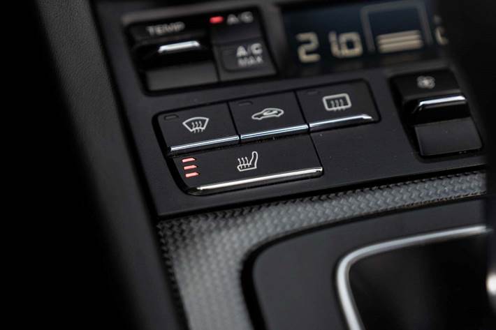 Sort Porsche 911 Carrera 4 GTS fra 2017