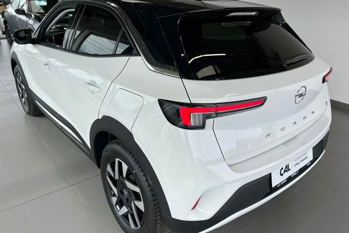 Hvid Opel Mokka-e fra 2023