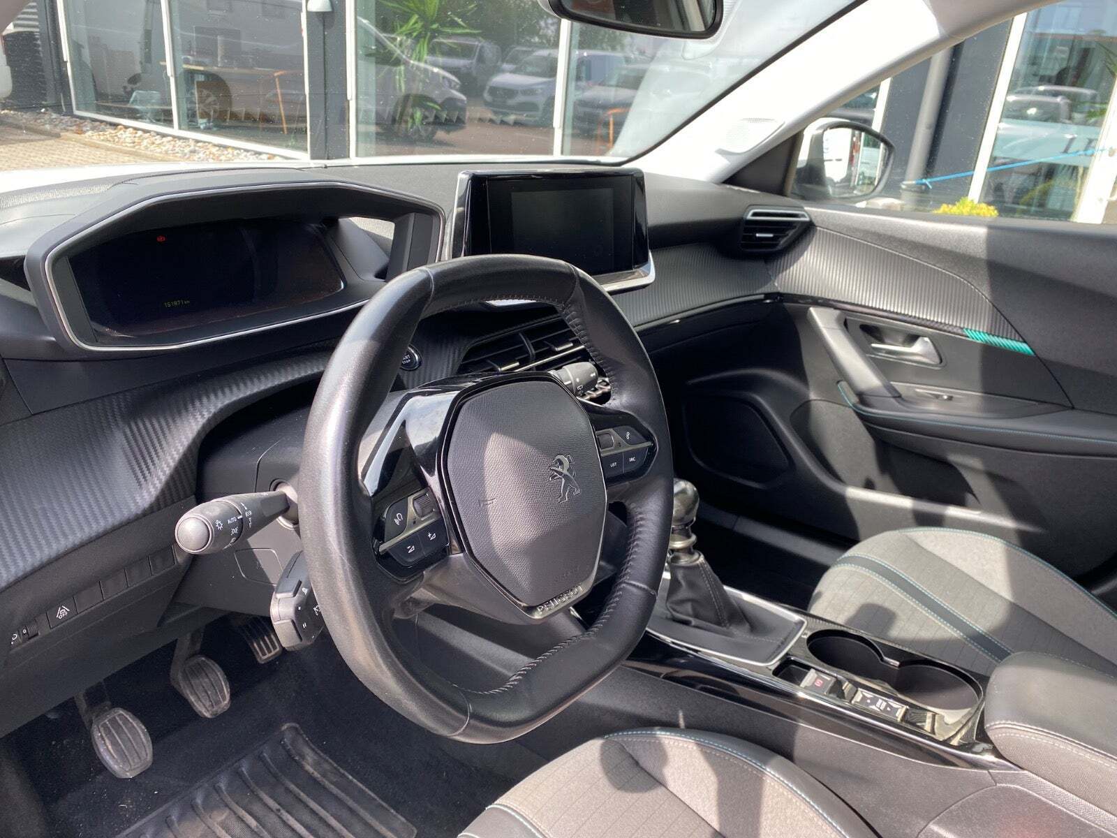Hvid Peugeot 2008 fra 2021