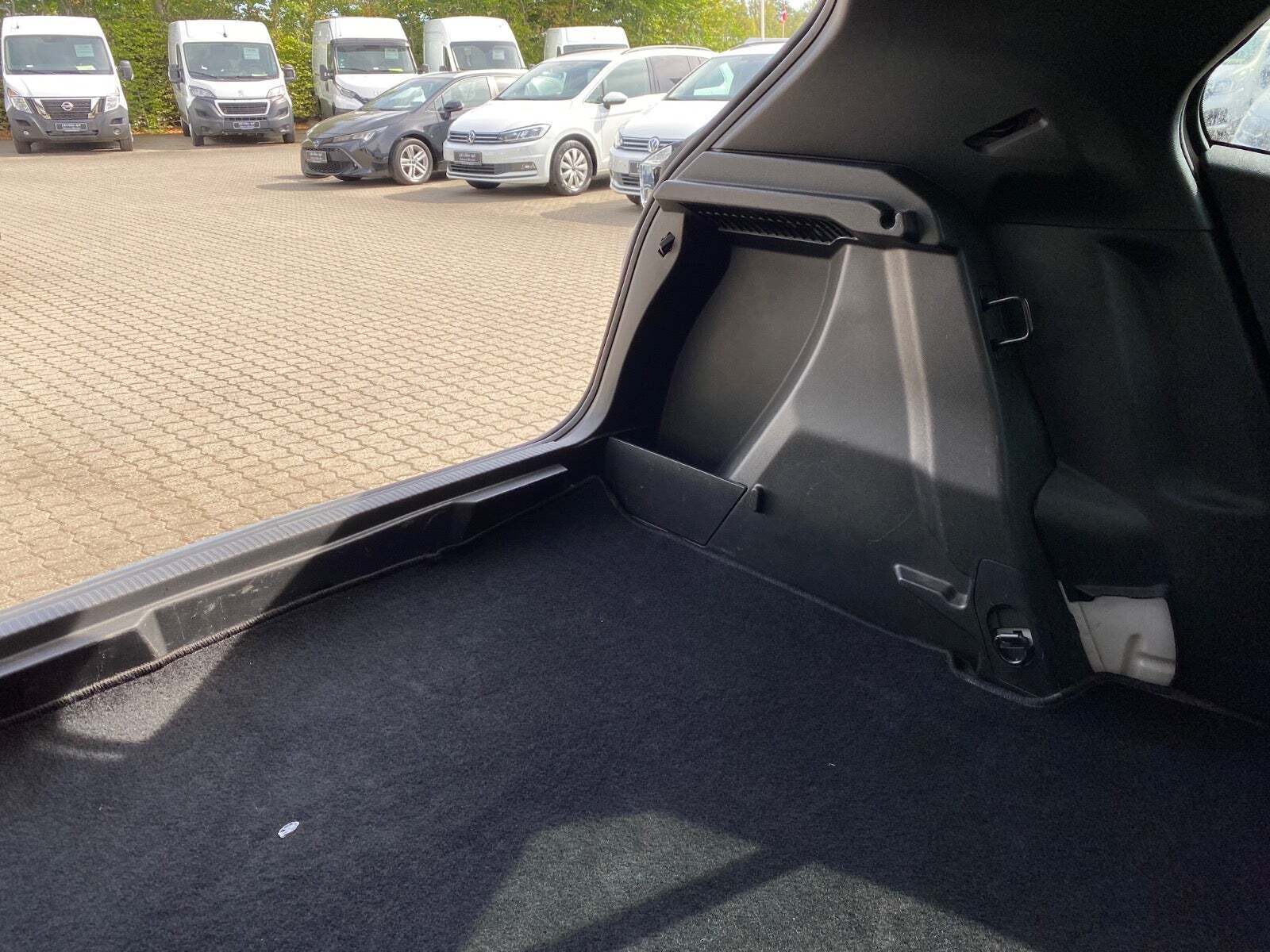 Hvid Peugeot 2008 fra 2021