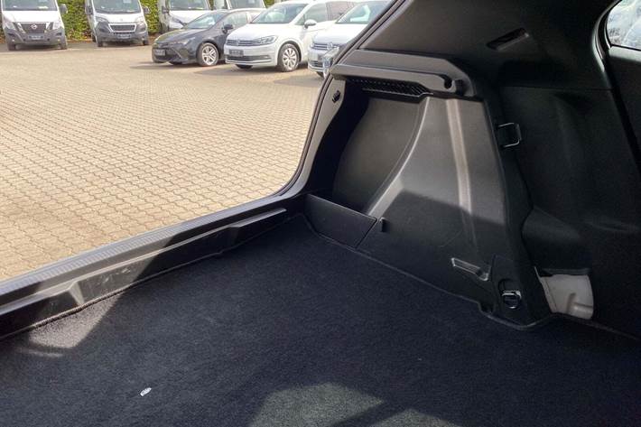 Hvid Peugeot 2008 fra 2021