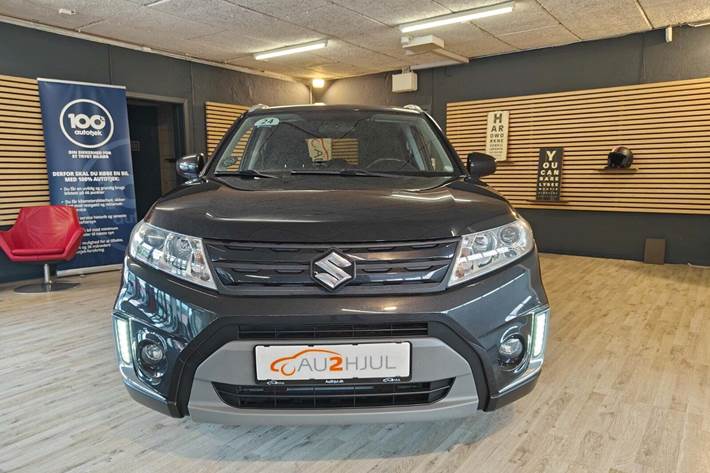 Sort Suzuki Vitara fra 2015
