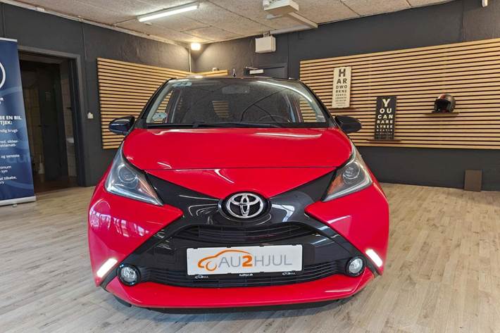 Rød Toyota Aygo fra 2017