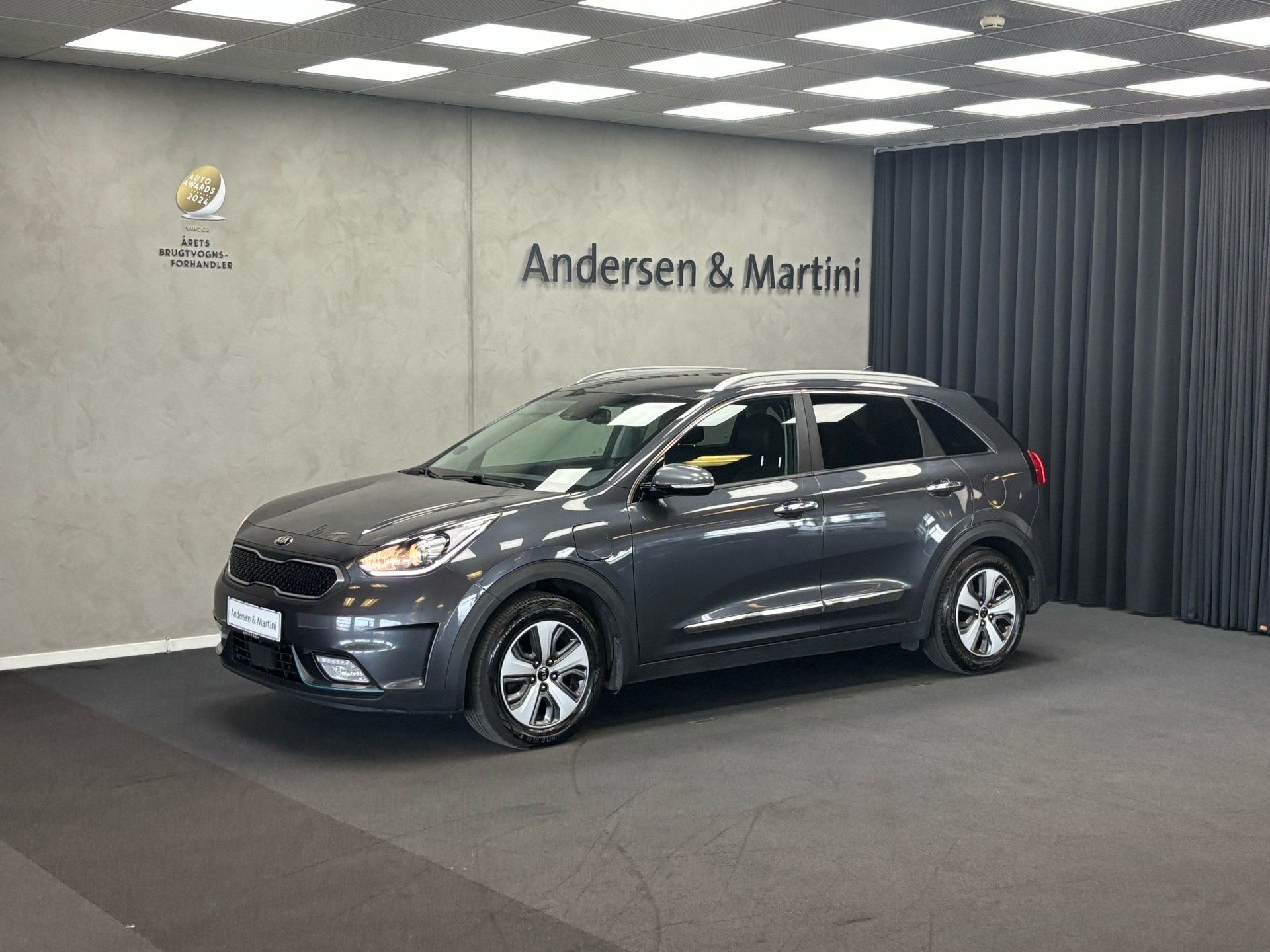 Grå Kia Niro fra 2019 set udefra