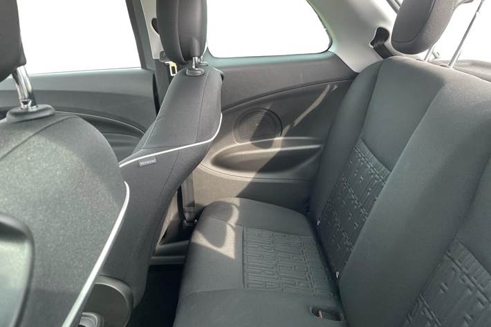 Grå Fiat 500e fra 2023