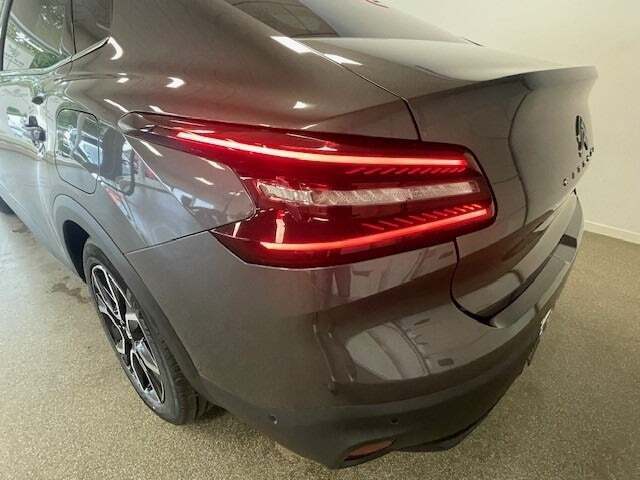 Grå Citroën ë-C4 X fra 2024