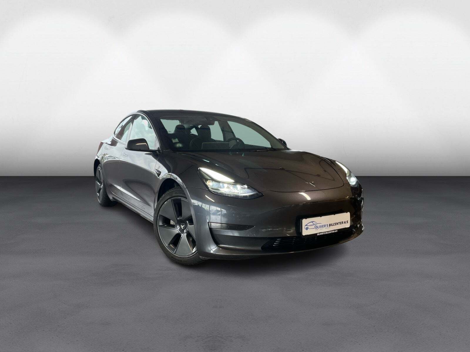 undefined Tesla Model 3 fra 2023 set udefra