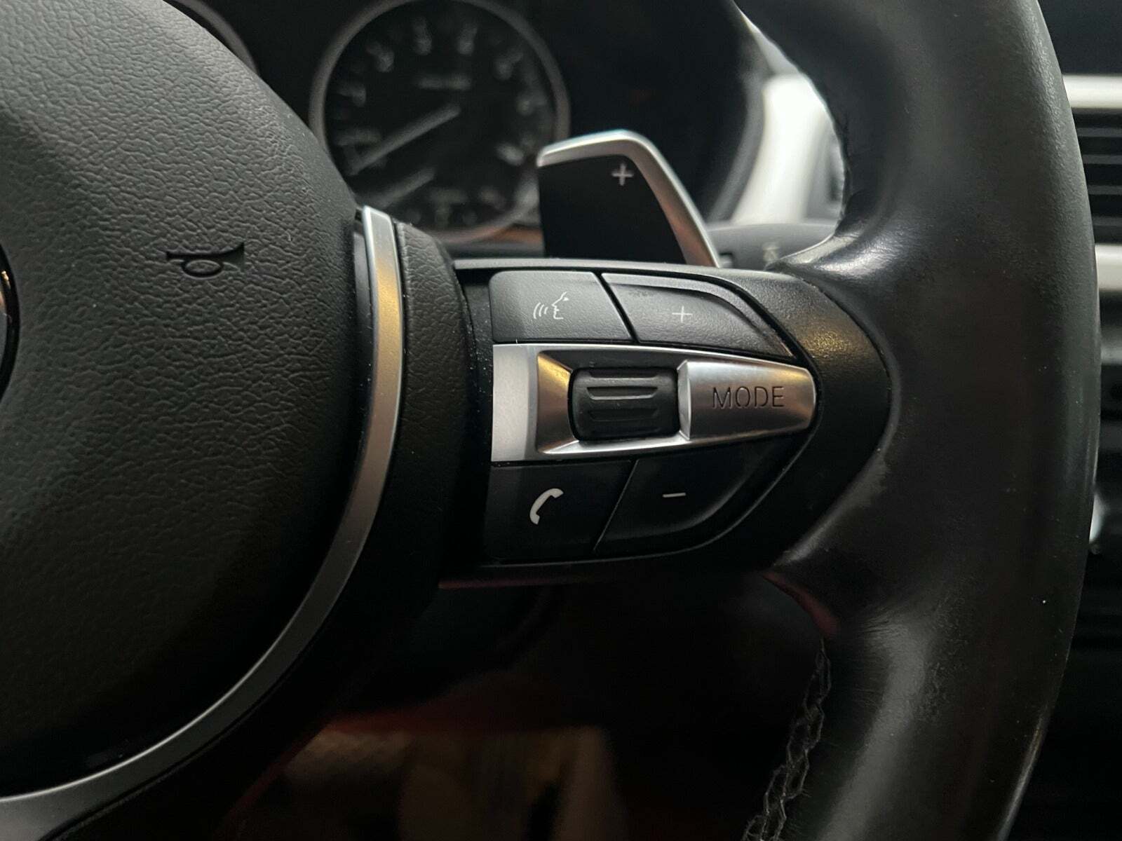 Grå BMW 440i fra 2016 set indefra