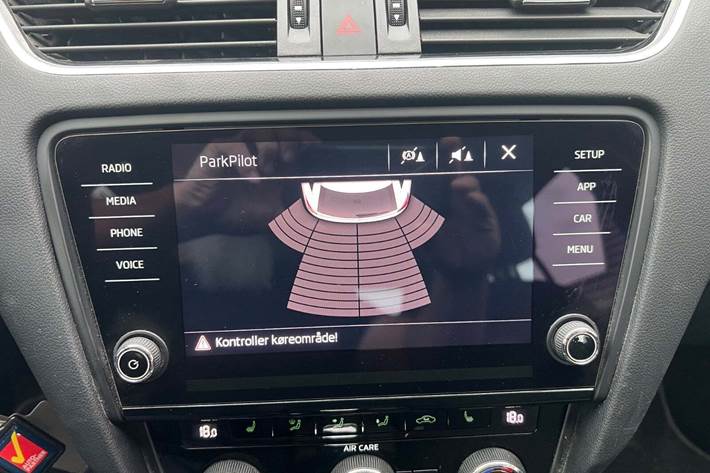 Brun Skoda Octavia fra 2018