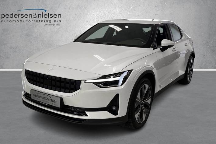 Hvid Polestar 2 fra 2024 set udefra