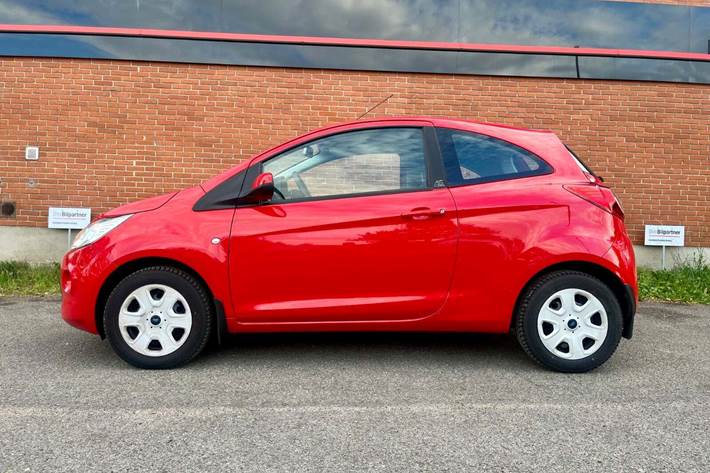 Rød Ford Ka fra 2016