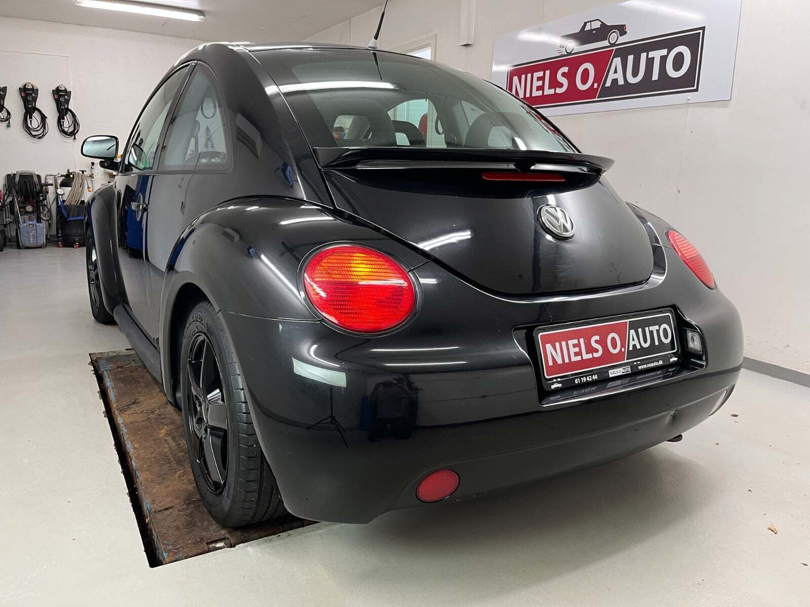 Sort VW New Beetle fra 1998