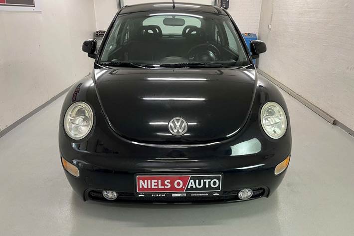 Sort VW New Beetle fra 1998