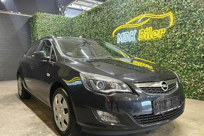 undefined Opel Astra fra 2012 set udefra