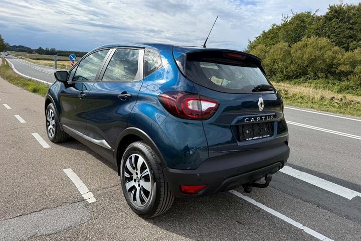 Blå Renault Captur fra 2018