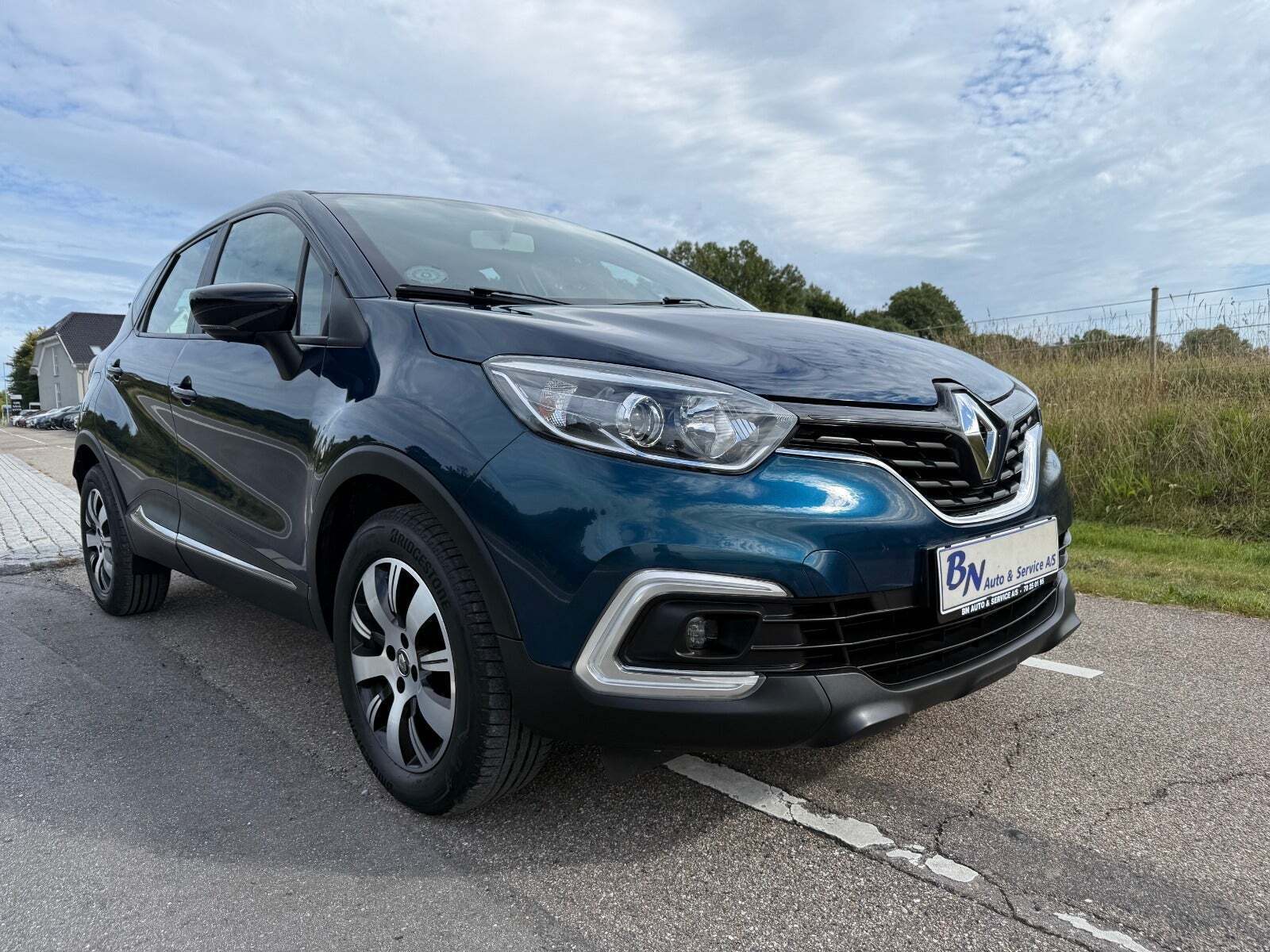 Blå Renault Captur fra 2018