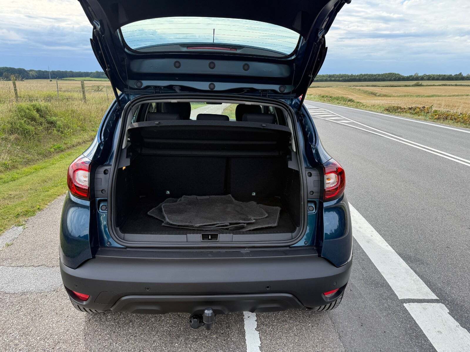 Blå Renault Captur fra 2018