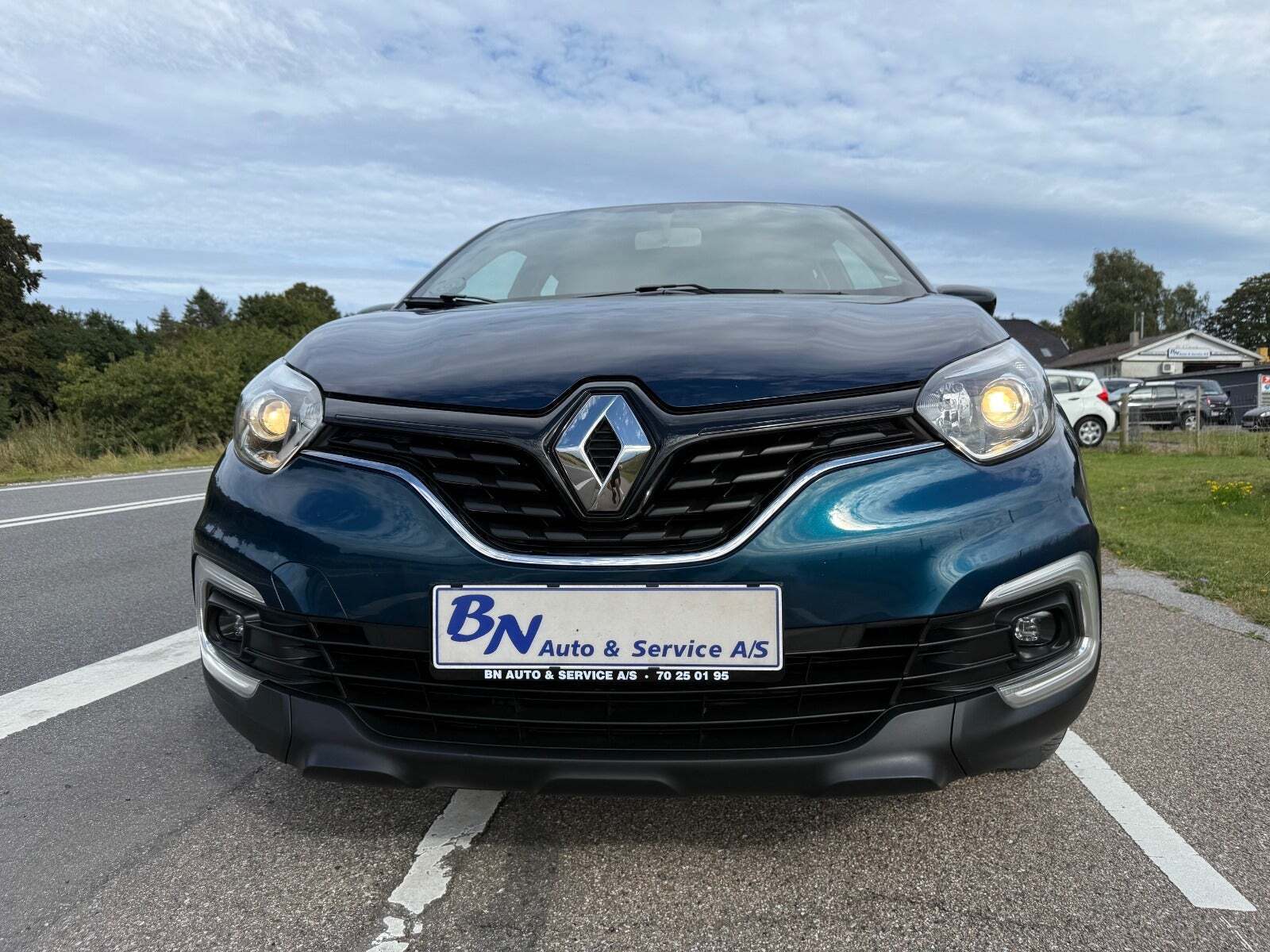 Blå Renault Captur fra 2018