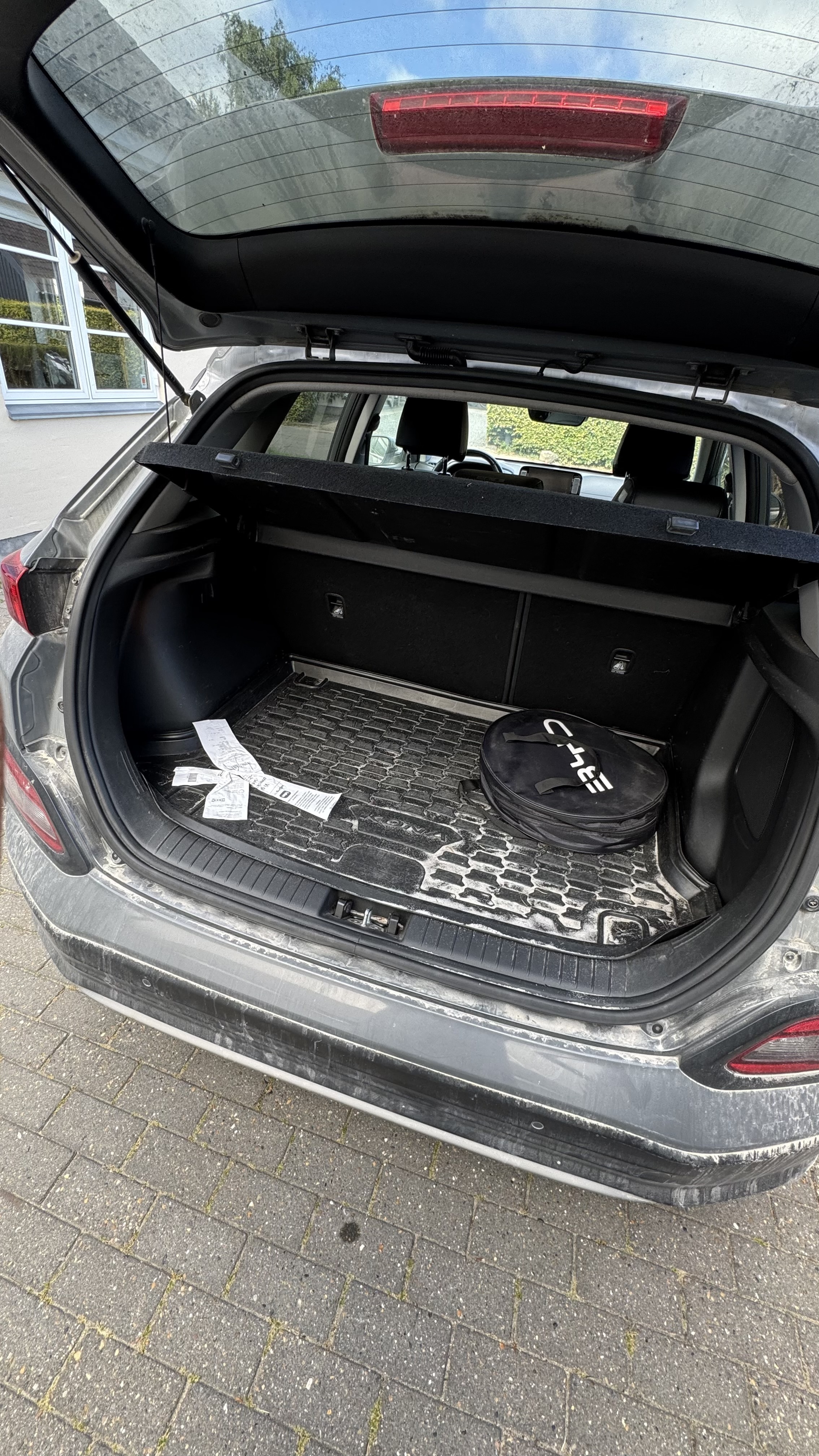 Grå Hyundai Kona fra 2019