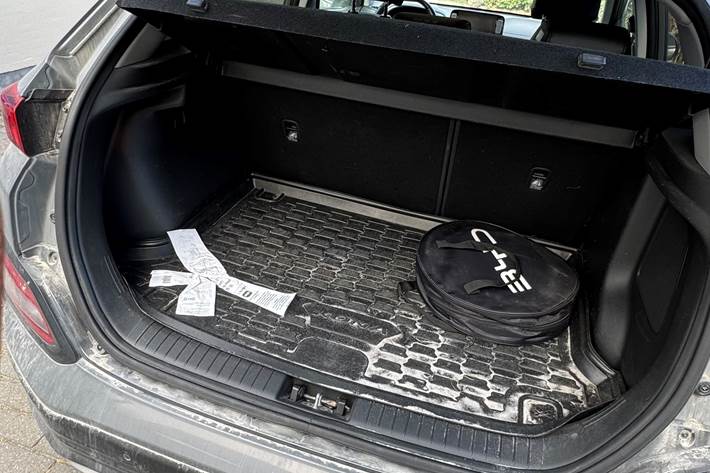 Grå Hyundai Kona fra 2019