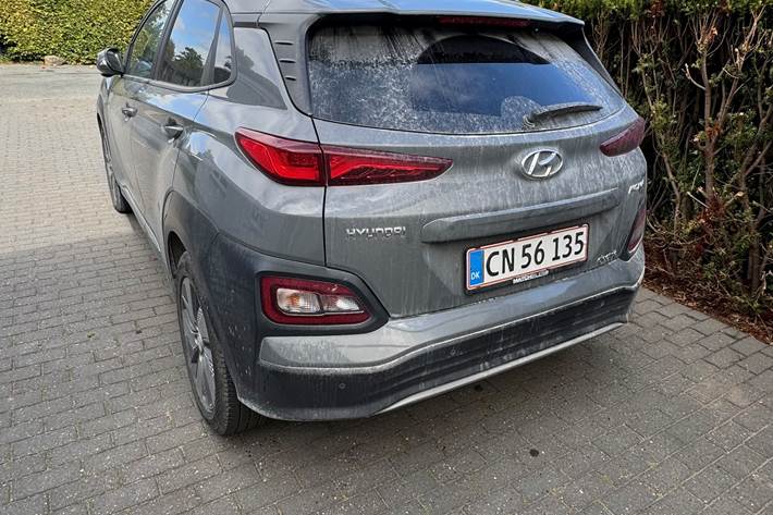Grå Hyundai Kona fra 2019