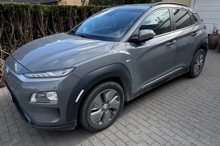 Grå Hyundai Kona fra 2019