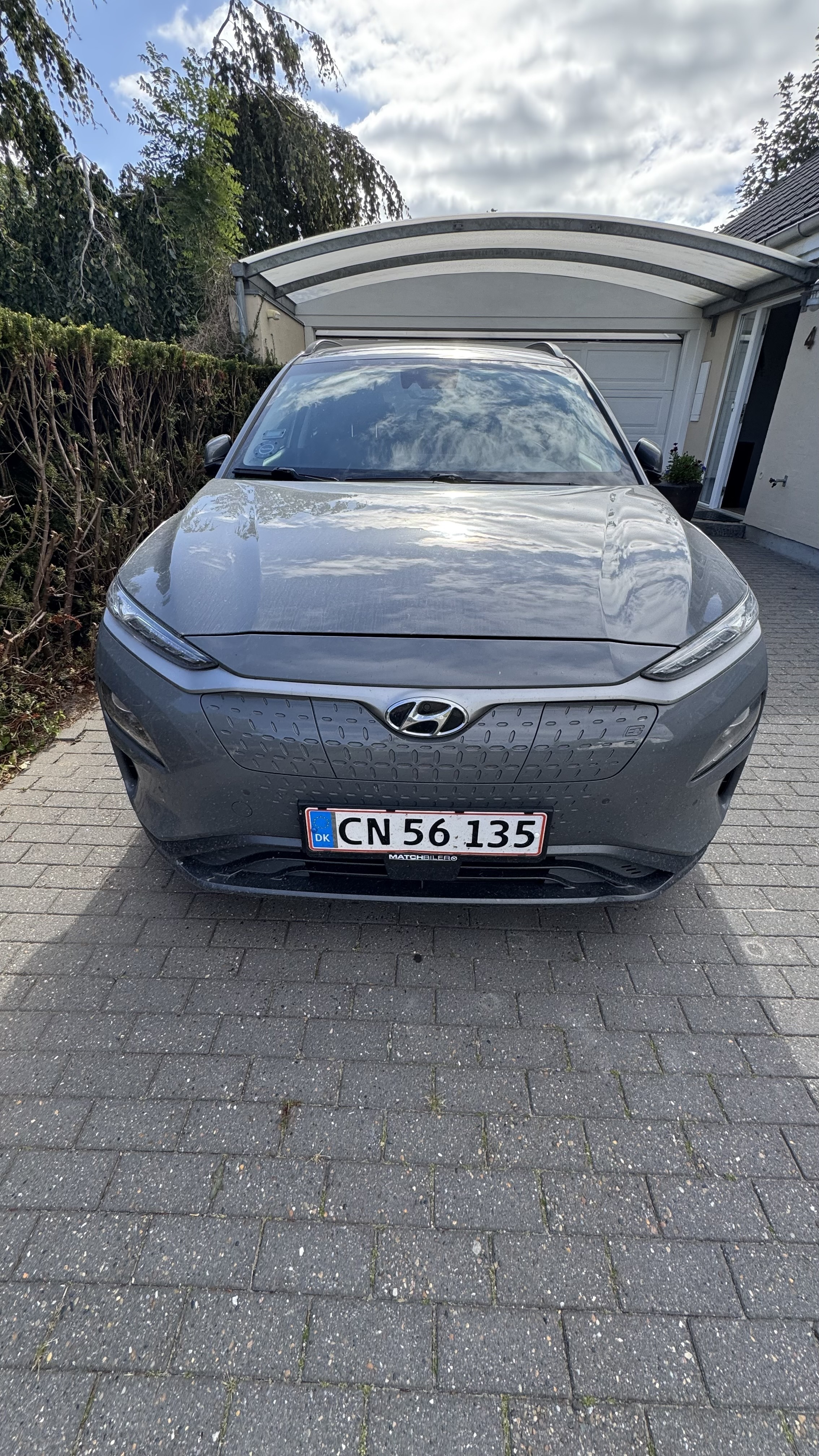 Grå Hyundai Kona fra 2019